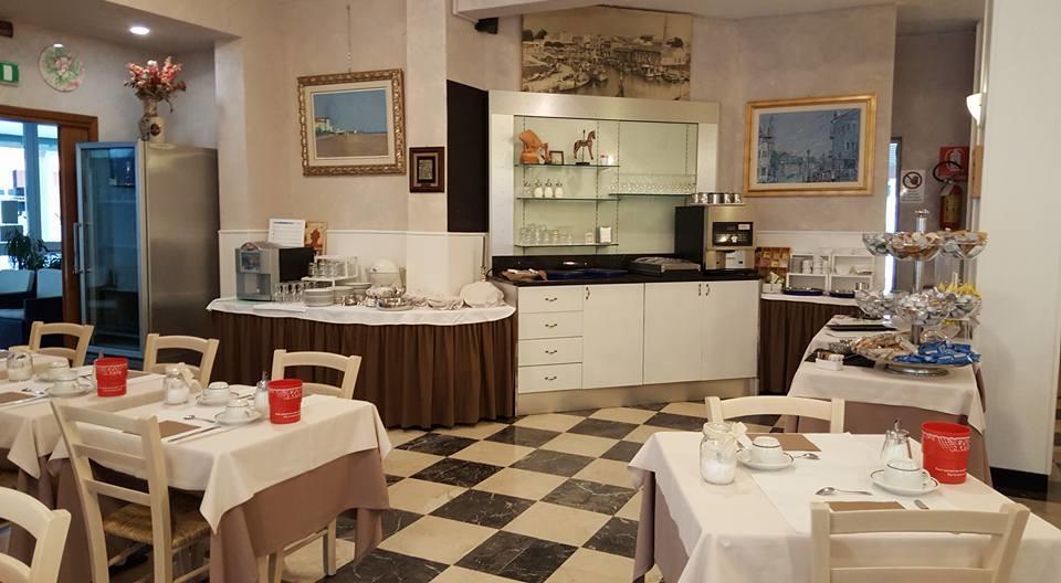 Hotel Marietta Caorle Exterior foto